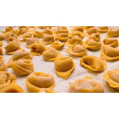 Cappellacci di Zucca Ferraresi PGI - Discover the delicious Cappellacci di Zucca Ferraresi PGI. produced by an